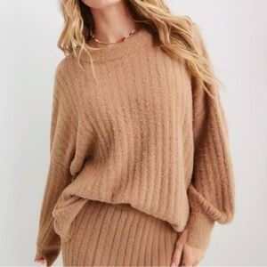 Aerie Buttercream Crew Sweater NWT
